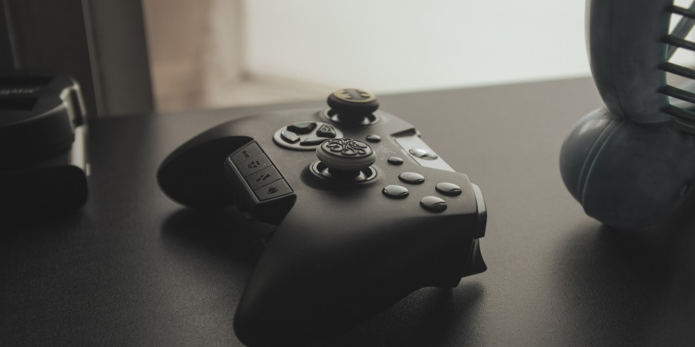 Exploring the Digital Battleground: Console vs Mobile Gaming
